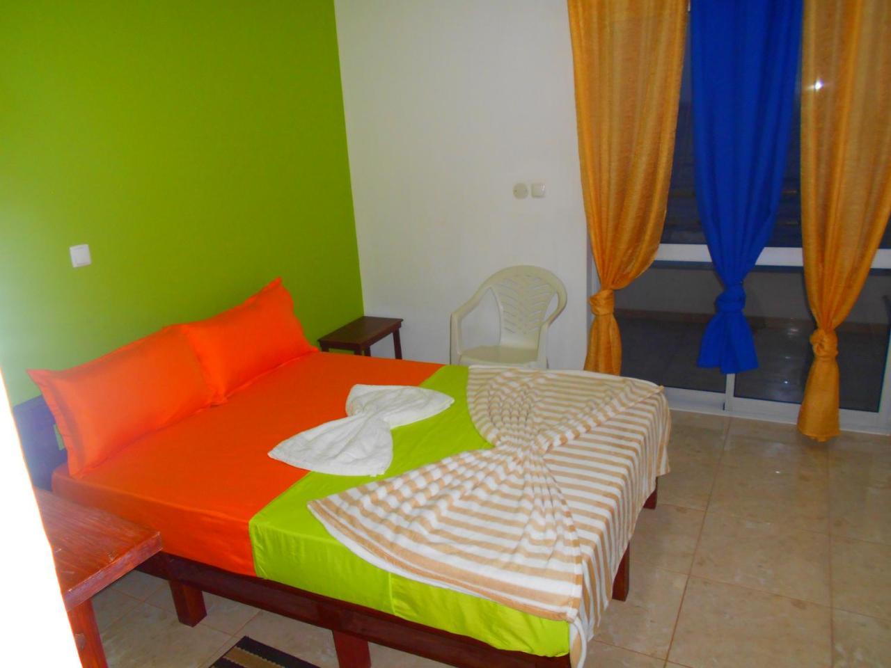 Guest House Frontera Pinto Exterior photo